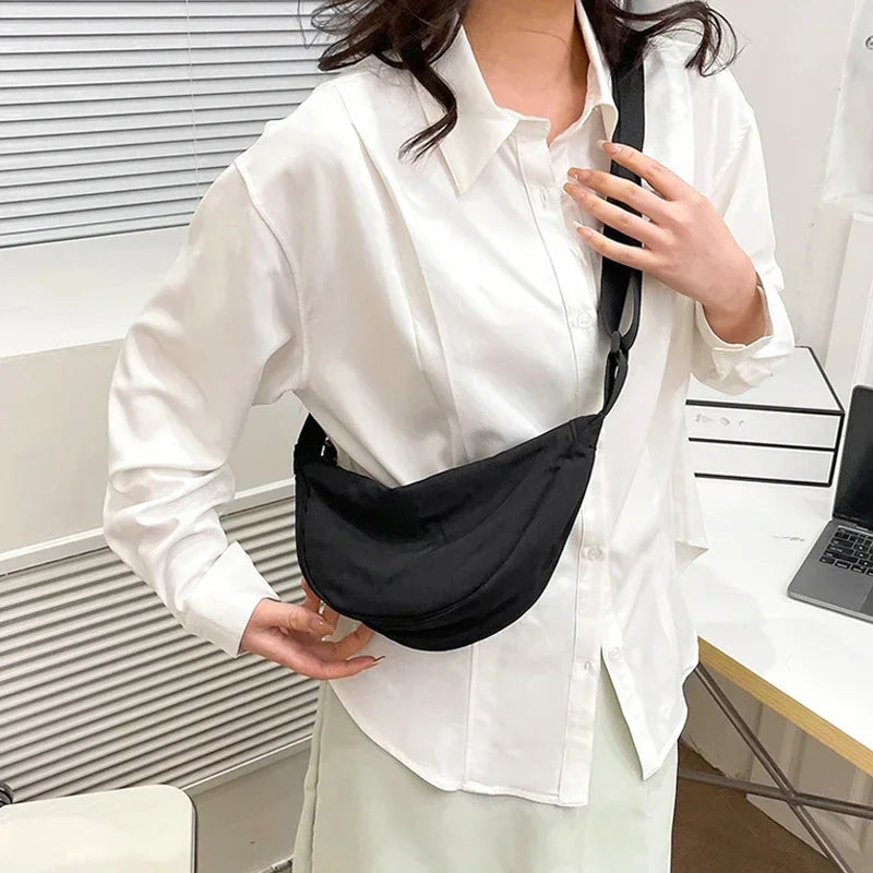 Nova™ Zadie | Torba hobo na ramię.