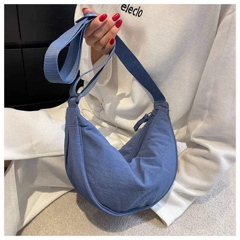 Nova™ Zadie | Torba hobo na ramię.